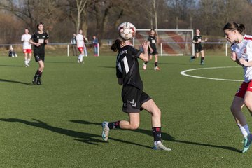 Bild 258 - wBJ SV Wahlstedt - SV Henstedt Ulzburg : Ergebnis: 0:1